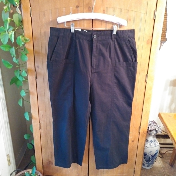NWT Original Use Black Cropped Pants - Picture 1 of 6